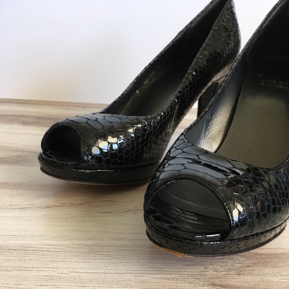 🖤STUART WEITZMAN black, peep toe heels 9.5